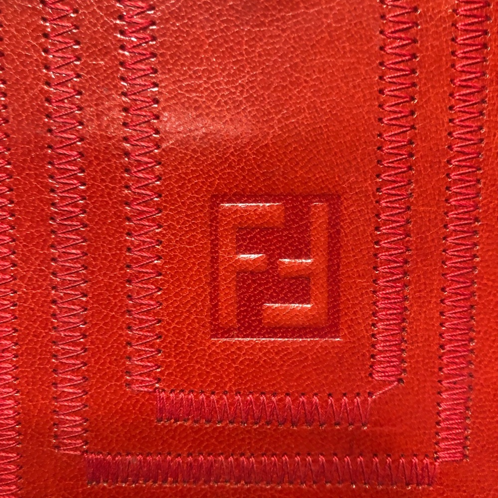 🤩 *AUTHENTIC* VINTAGE 80’s FENDI RED LEATHER CROSSBODY* 💗 - Picture 5 of 16
